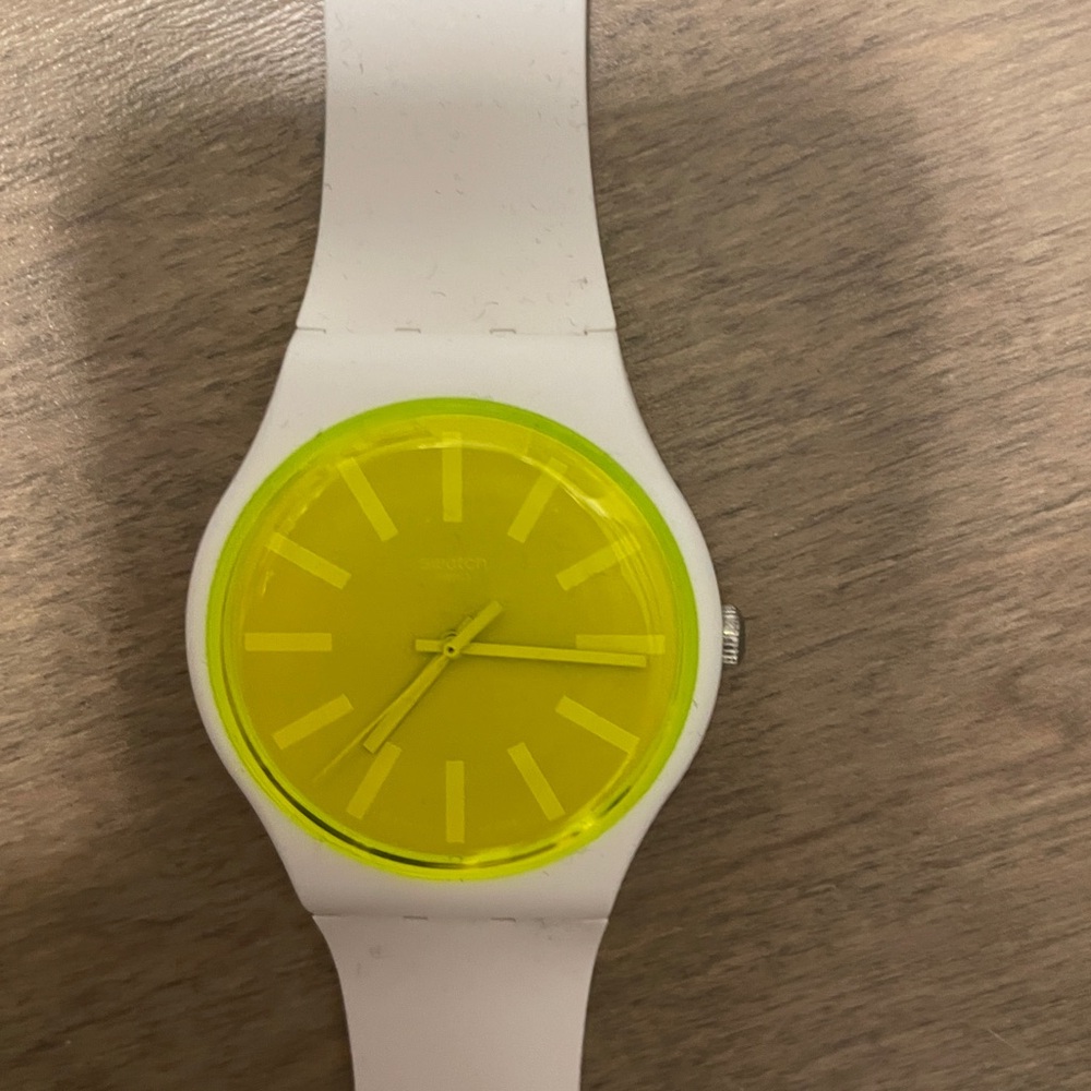 Swatch LEMONEON SUOW165 Watch with original box